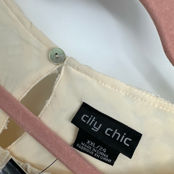 CITY CHIC Trendy Plus Size Crochet Vibes Mini Dress Size XXL 24 - Picture 4 of 6